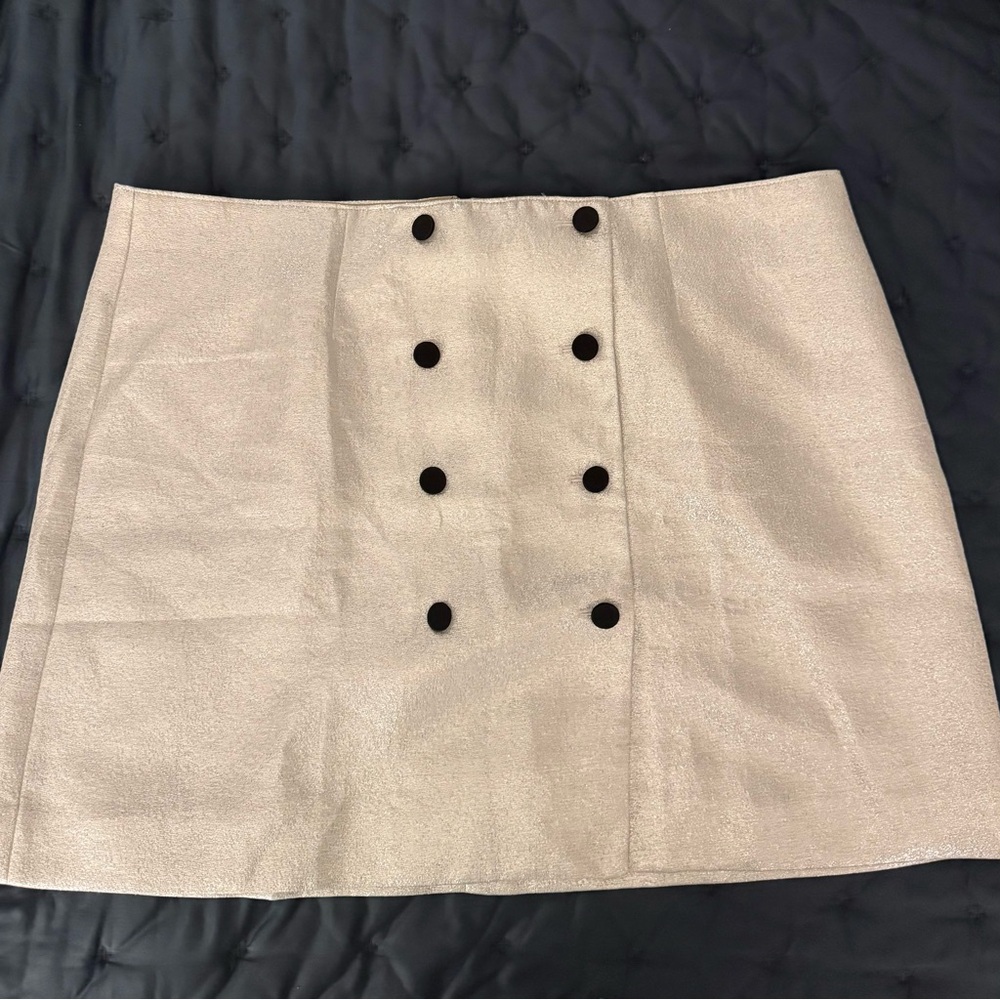 J. Crew Collection Women’s Size 20 Silver Skirt with Black Buttons; NWT
